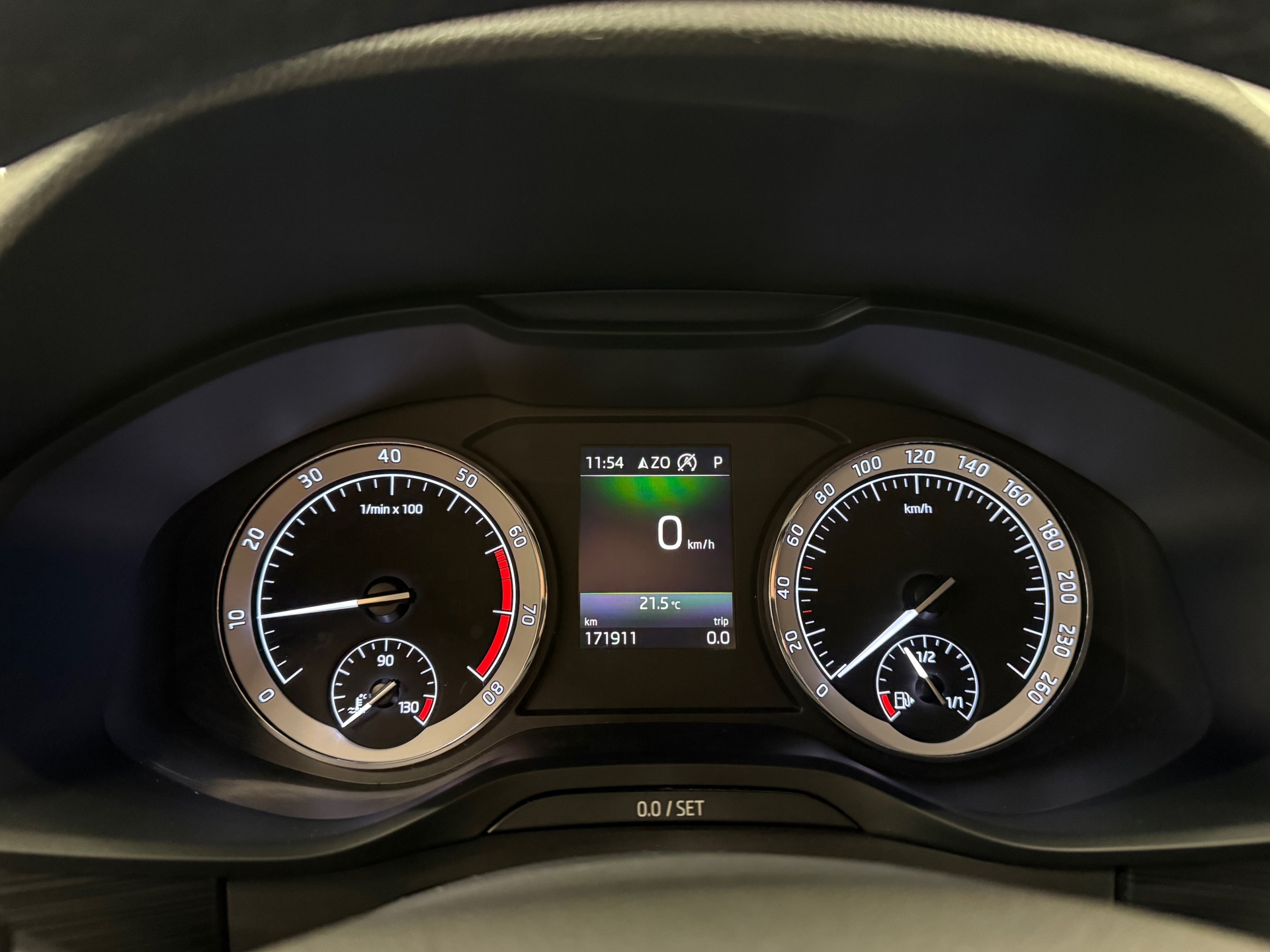 https://www.autokooy.nl//xml/images/56740782-14.JPG