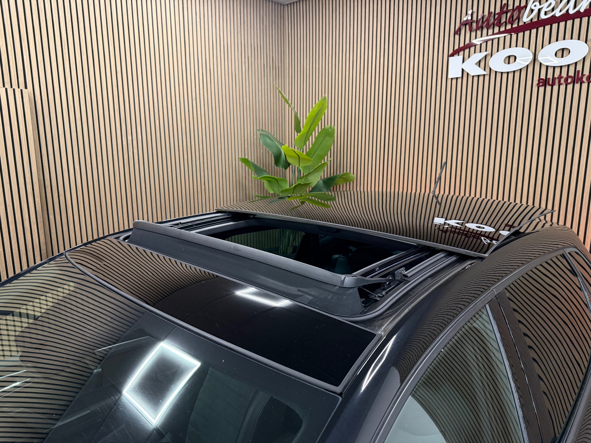 https://www.autokooy.nl//xml/images/56770543-23.JPG