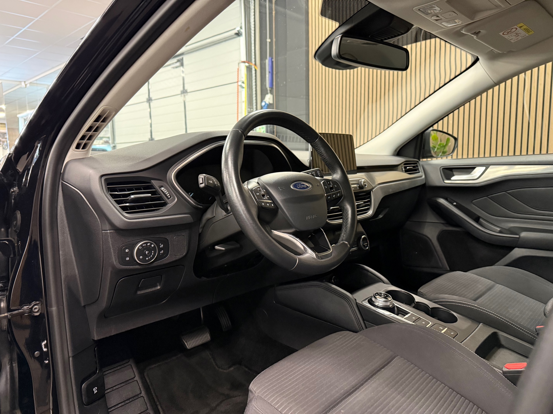 https://www.autokooy.nl//xml/images/56796648-14.JPG