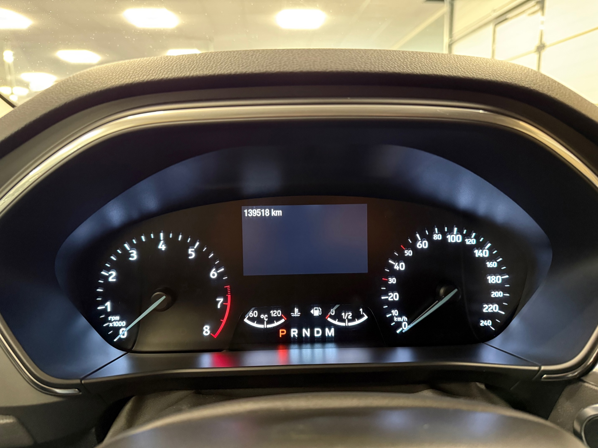 https://www.autokooy.nl//xml/images/56796648-16.JPG