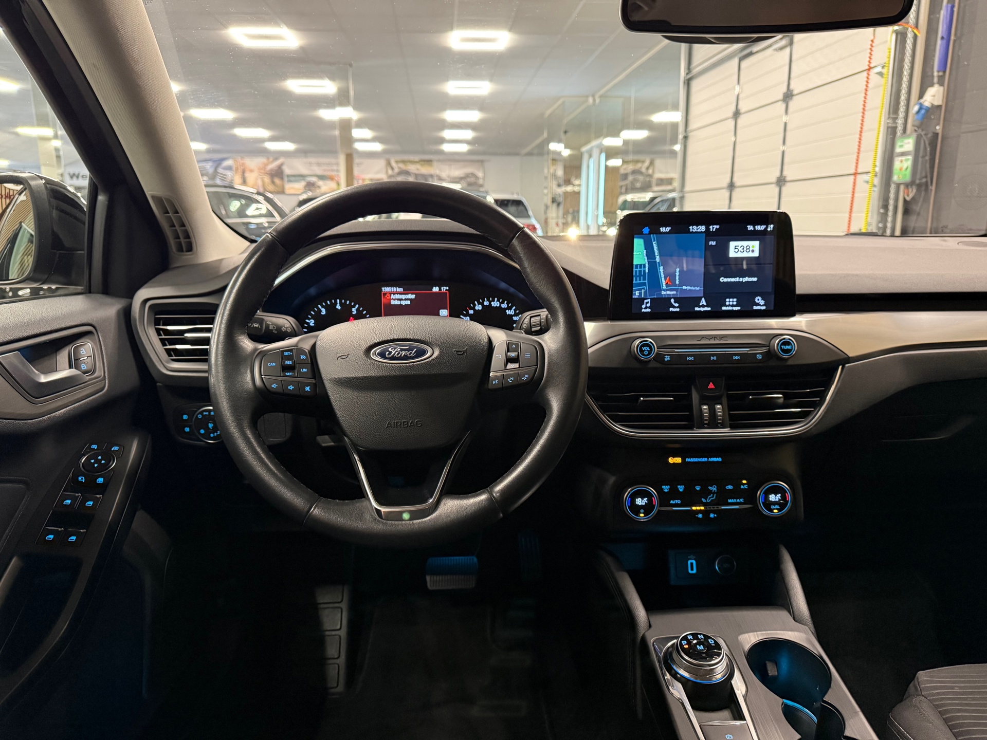 https://www.autokooy.nl//xml/images/56796648-23.JPG