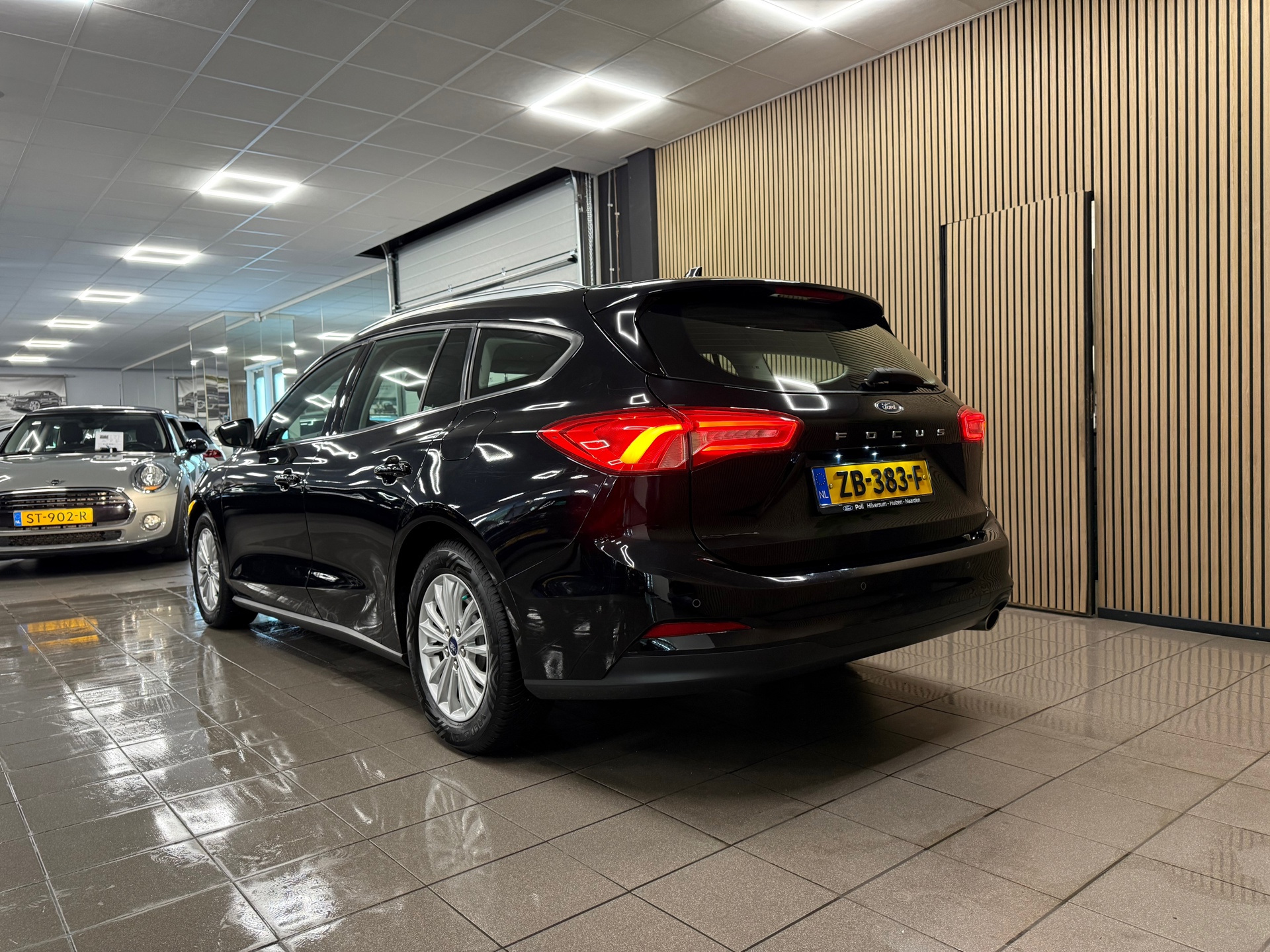 https://www.autokooy.nl//xml/images/56796648-3.JPG