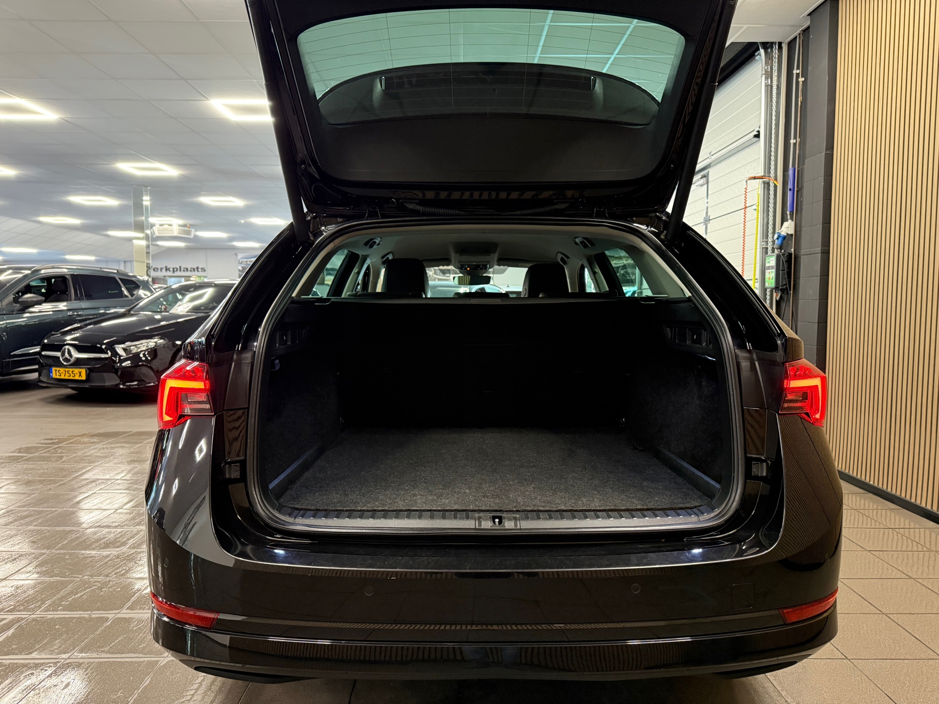 https://www.autokooy.nl//xml/images/56836968-5.JPG