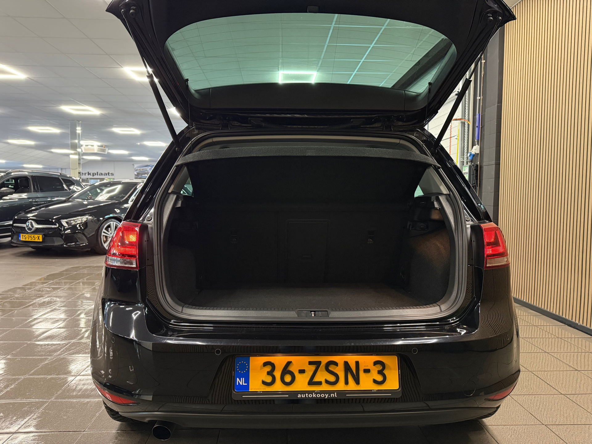 https://www.autokooy.nl//xml/images/56837123-5.JPG