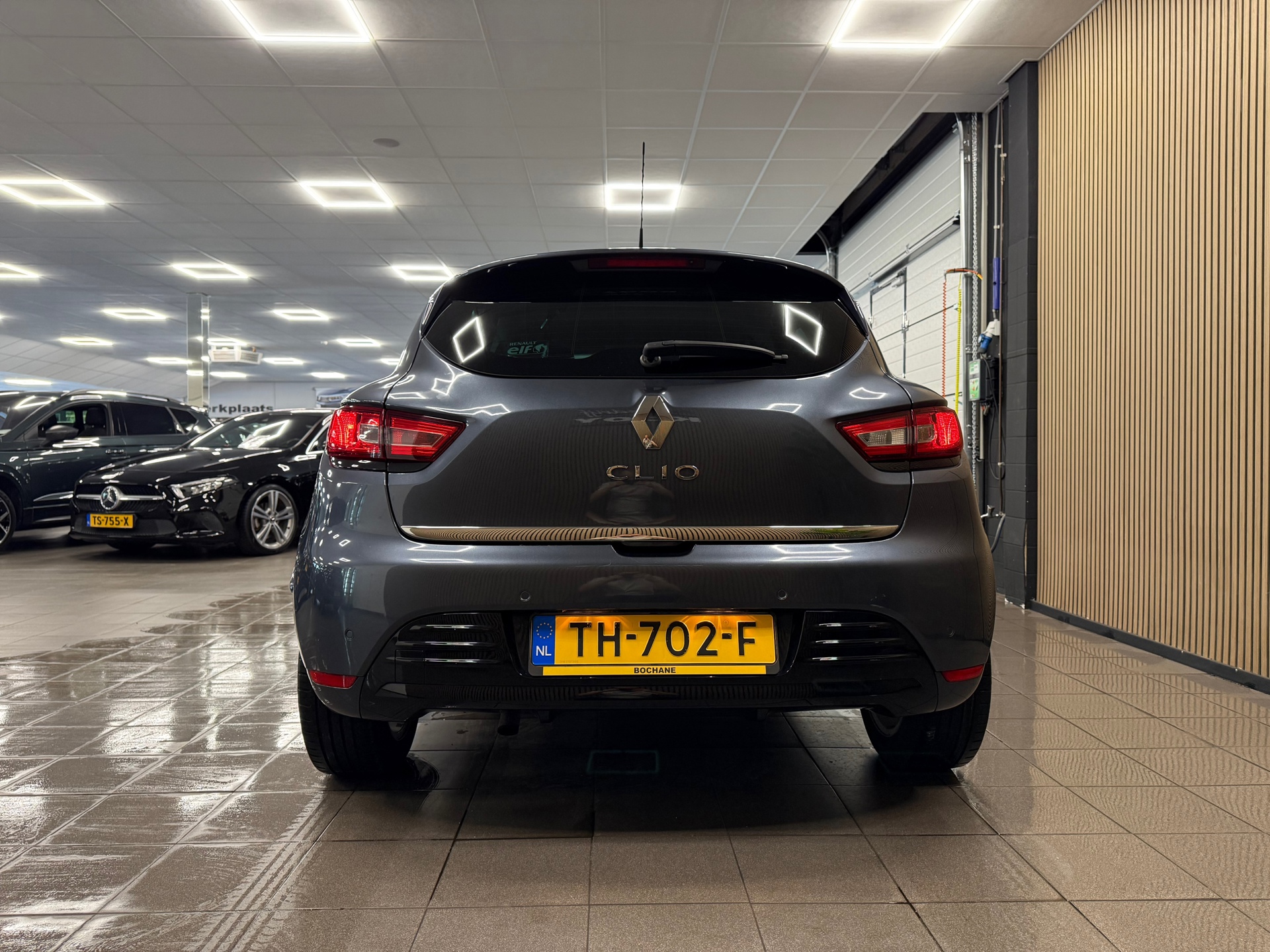 https://www.autokooy.nl//xml/images/56895886-4.JPG