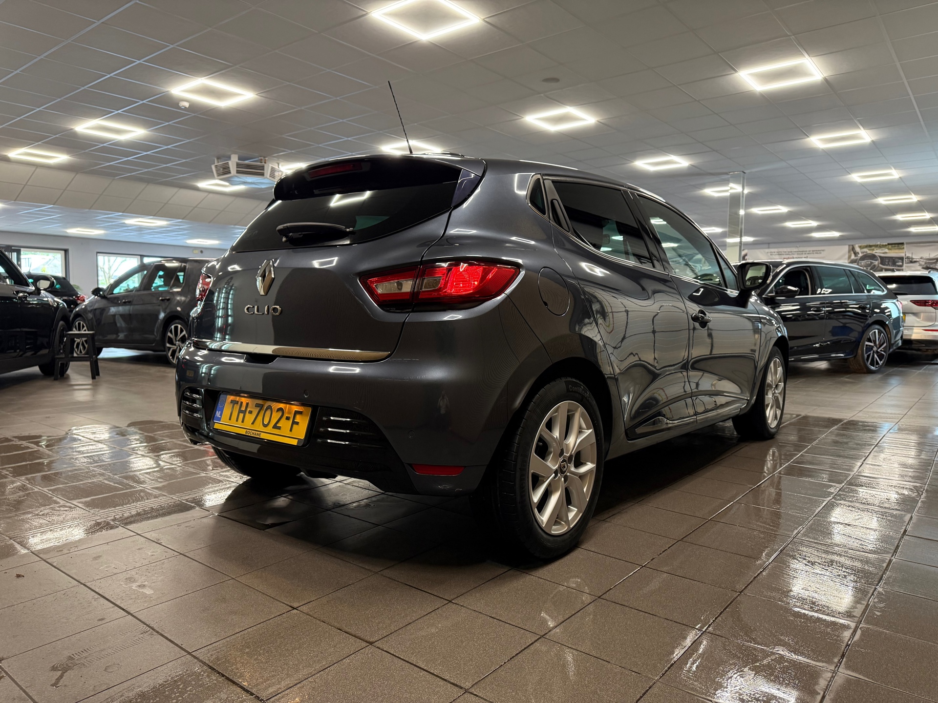 https://www.autokooy.nl//xml/images/56895886-6.JPG