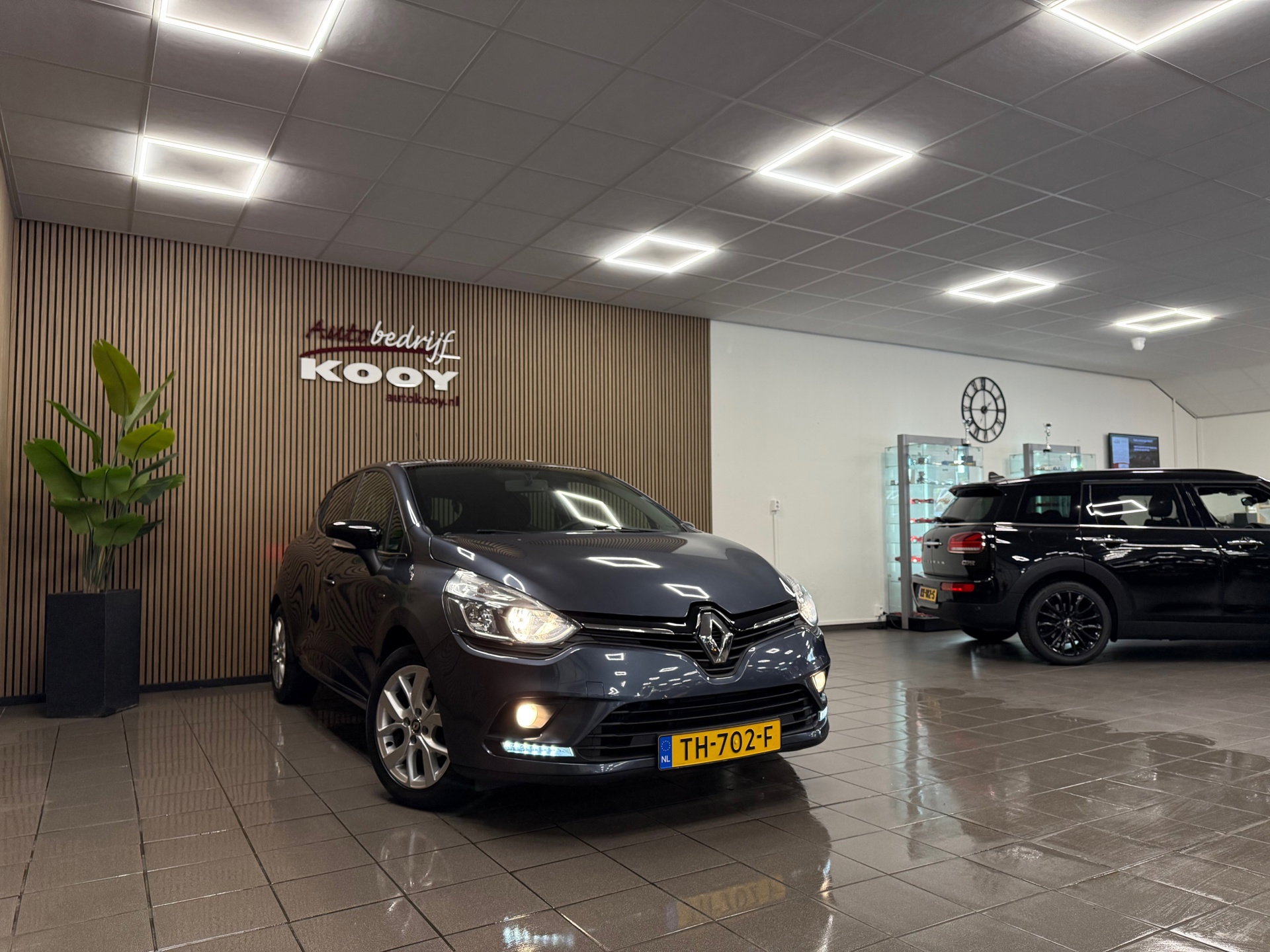 https://www.autokooy.nl//xml/images/56895886-7.JPG