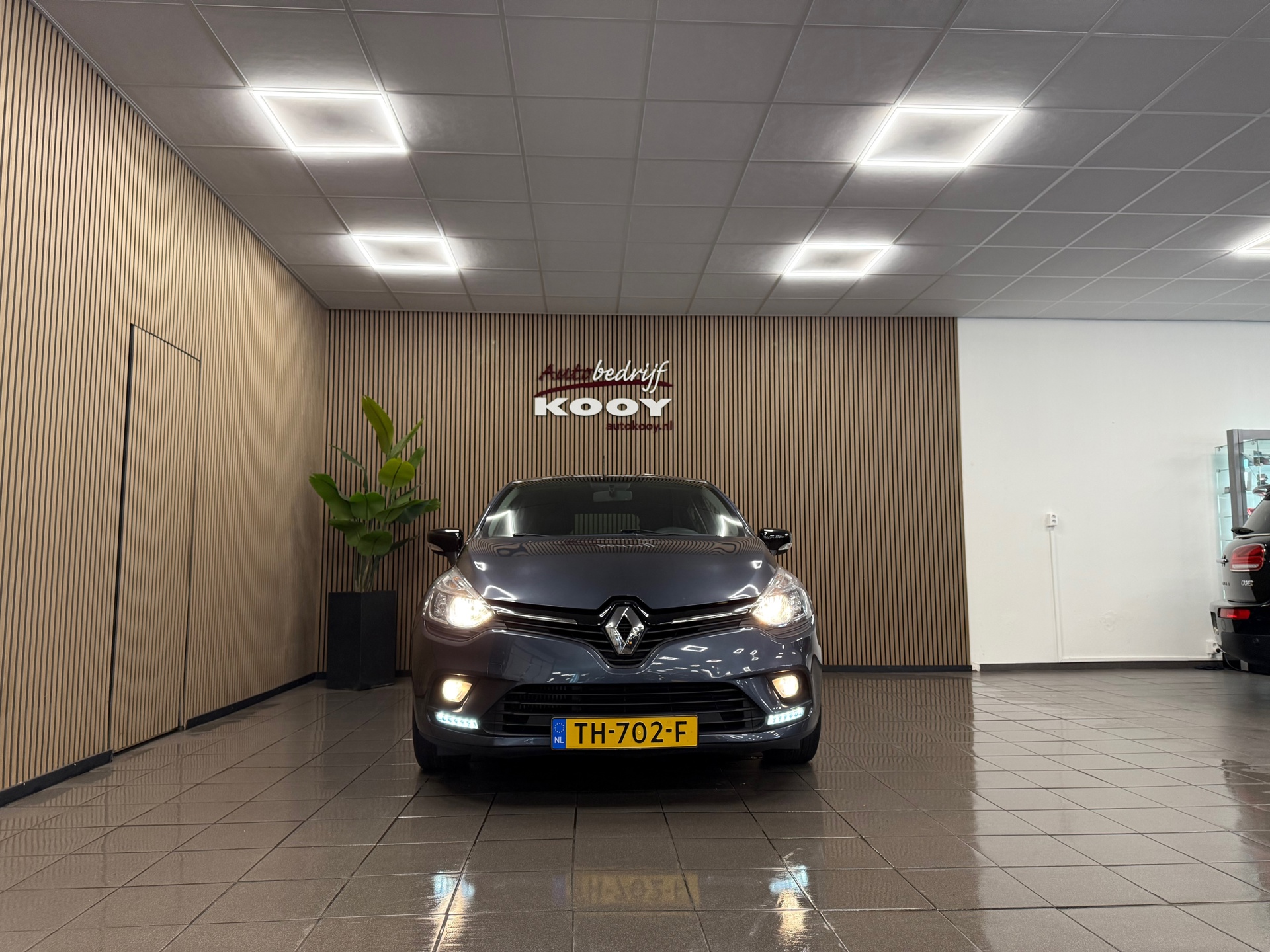 https://www.autokooy.nl//xml/images/56895886-8.JPG