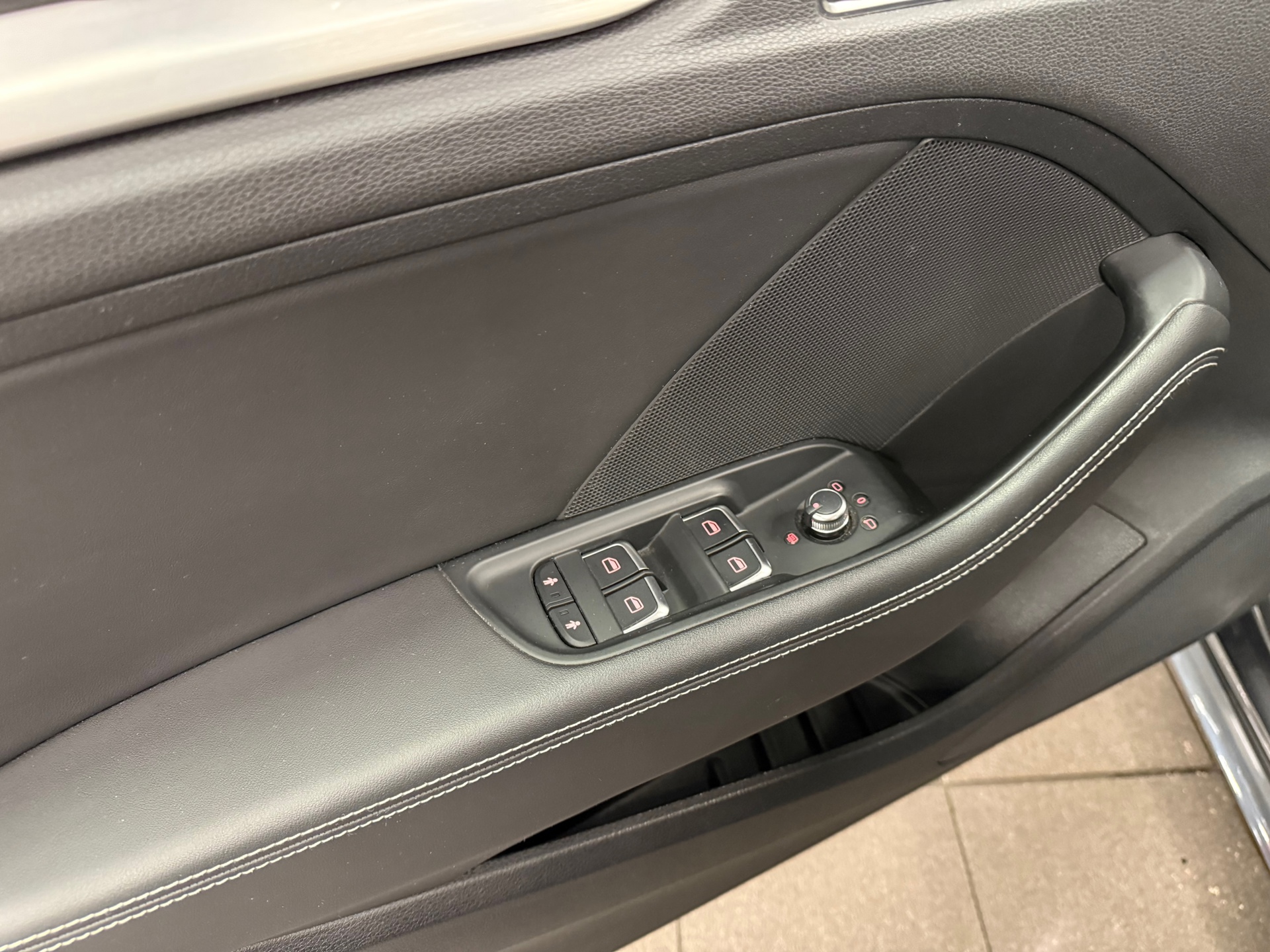 https://www.autokooy.nl//xml/images/56919595-10.JPG