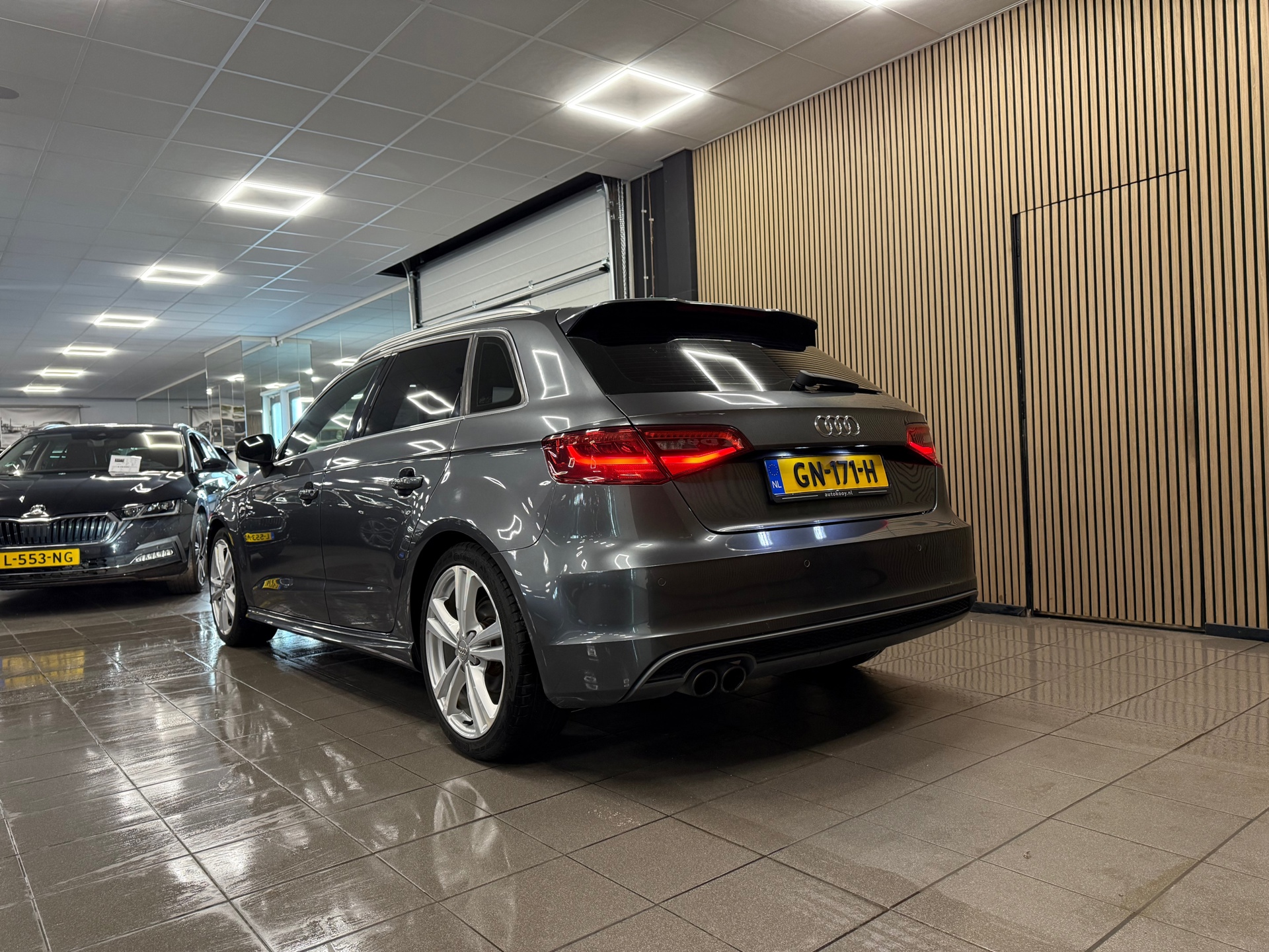 https://www.autokooy.nl//xml/images/56919595-3.JPG