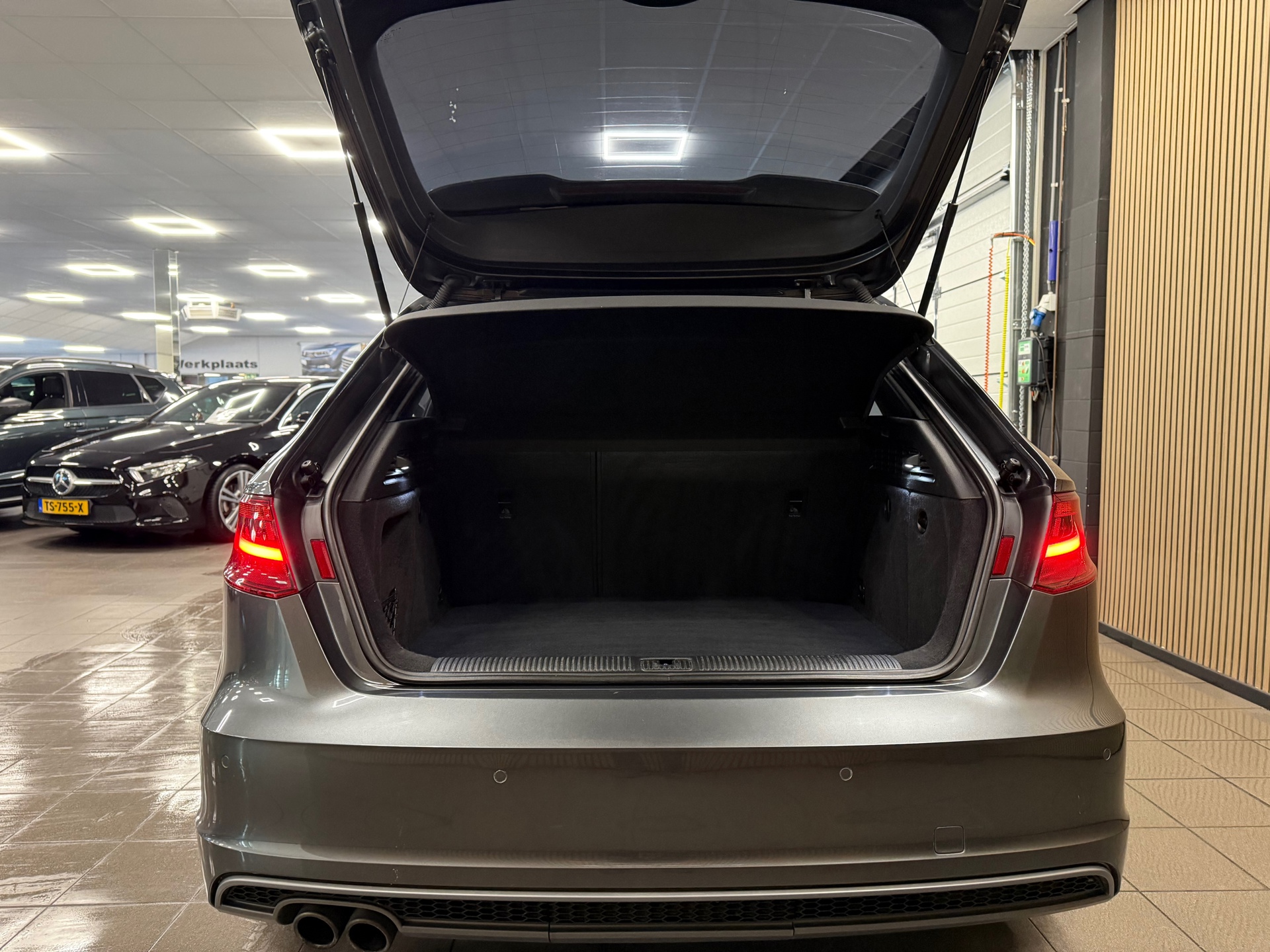 https://www.autokooy.nl//xml/images/56919595-5.JPG