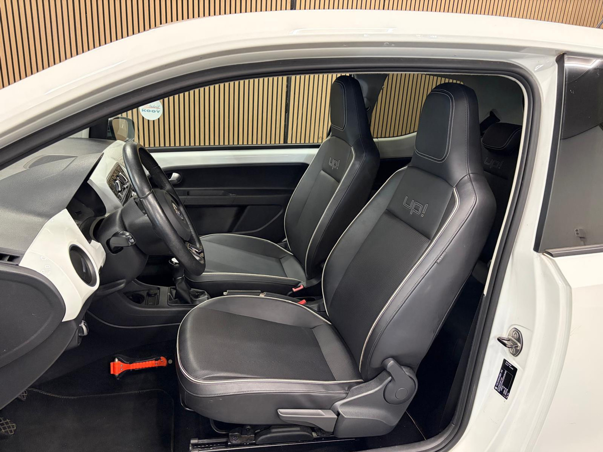 https://www.autokooy.nl//xml/images/56957079-12.JPG