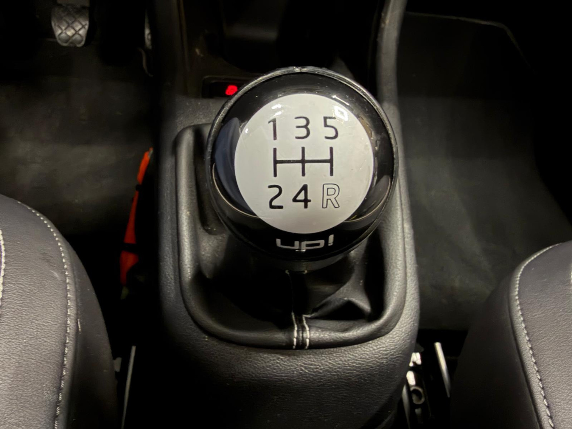 https://www.autokooy.nl//xml/images/56957079-16.JPG