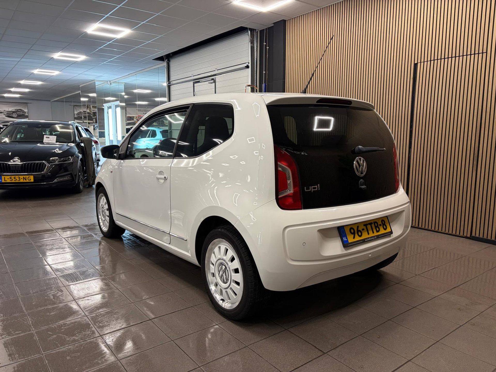 https://www.autokooy.nl//xml/images/56957079-3.JPG