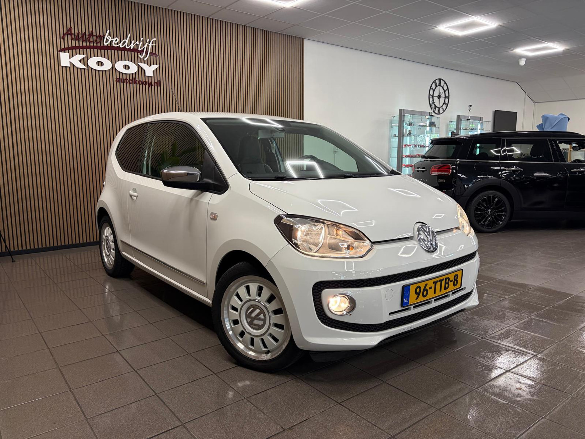 https://www.autokooy.nl//xml/images/56957079-8.JPG