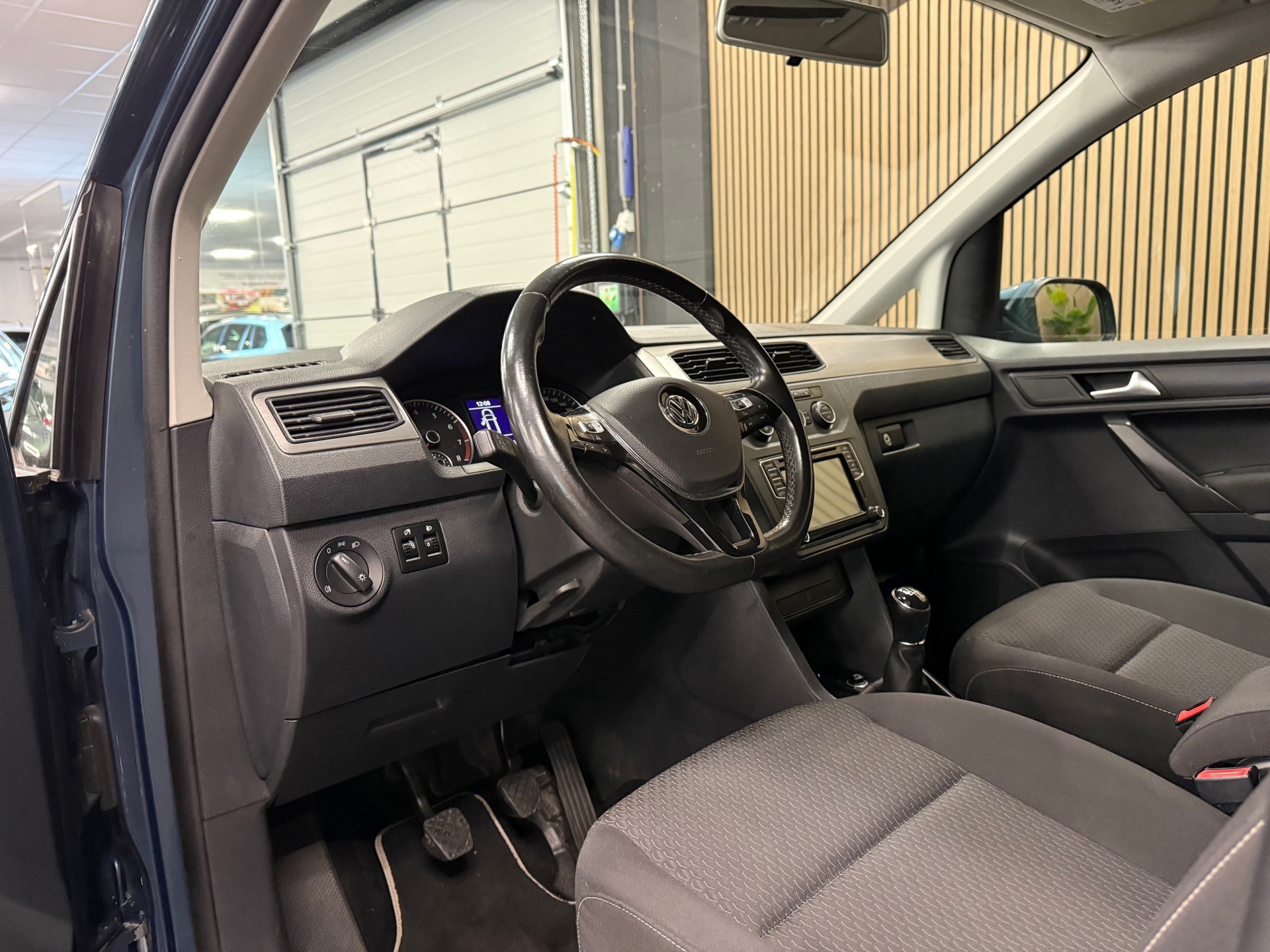https://www.autokooy.nl//xml/images/56977579-12.JPG