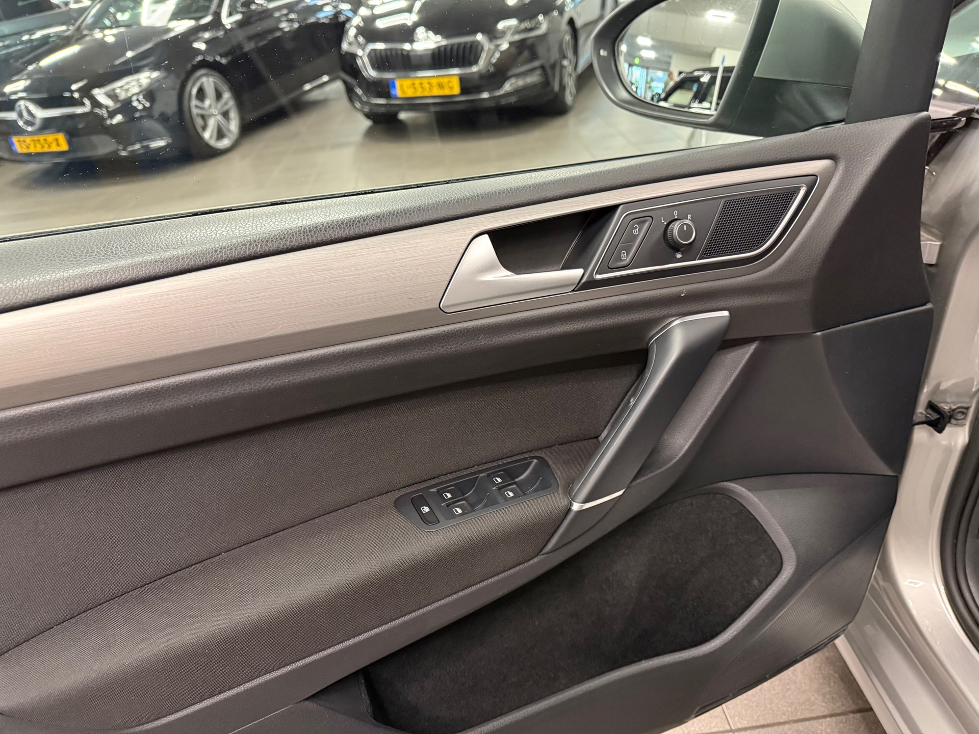 https://www.autokooy.nl//xml/images/57016634-10.JPG