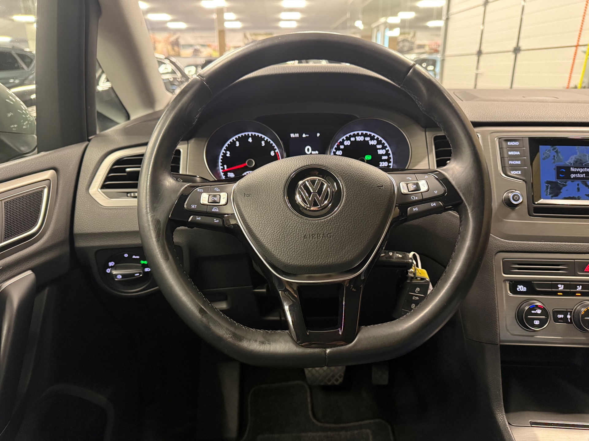 https://www.autokooy.nl//xml/images/57016634-13.JPG