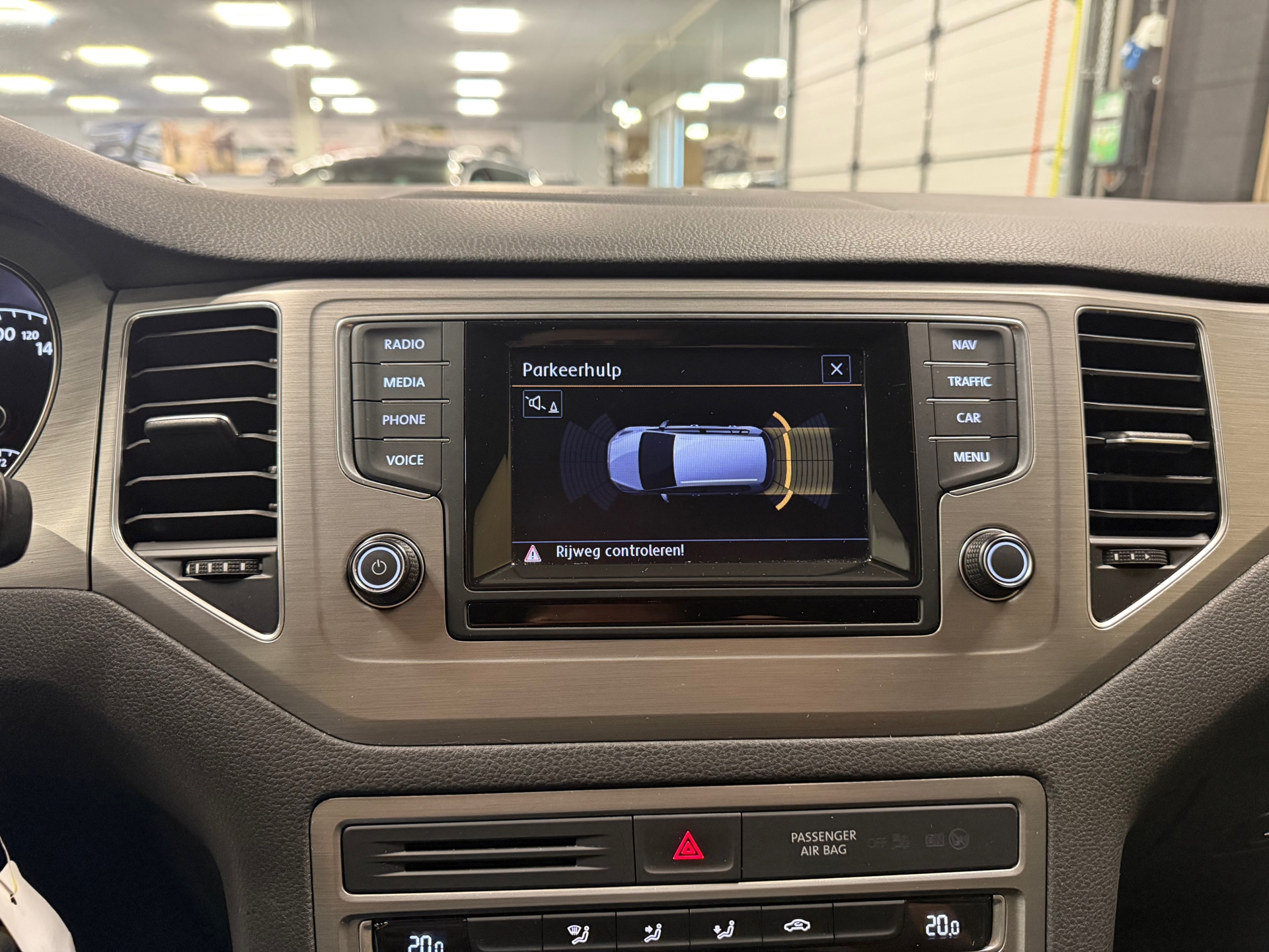 https://www.autokooy.nl//xml/images/57016634-18.JPG