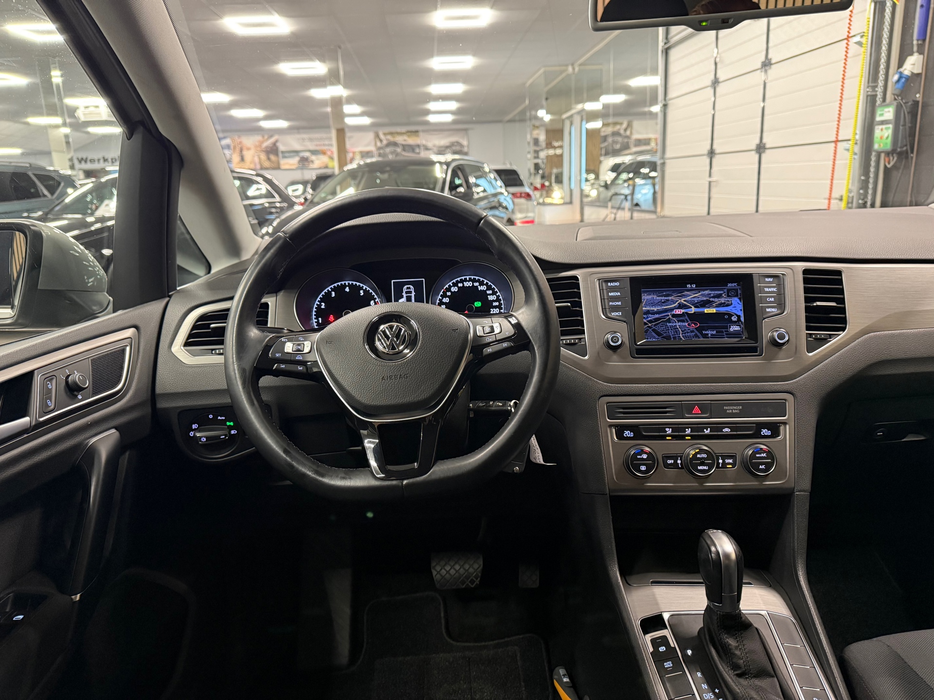 https://www.autokooy.nl//xml/images/57016634-21.JPG