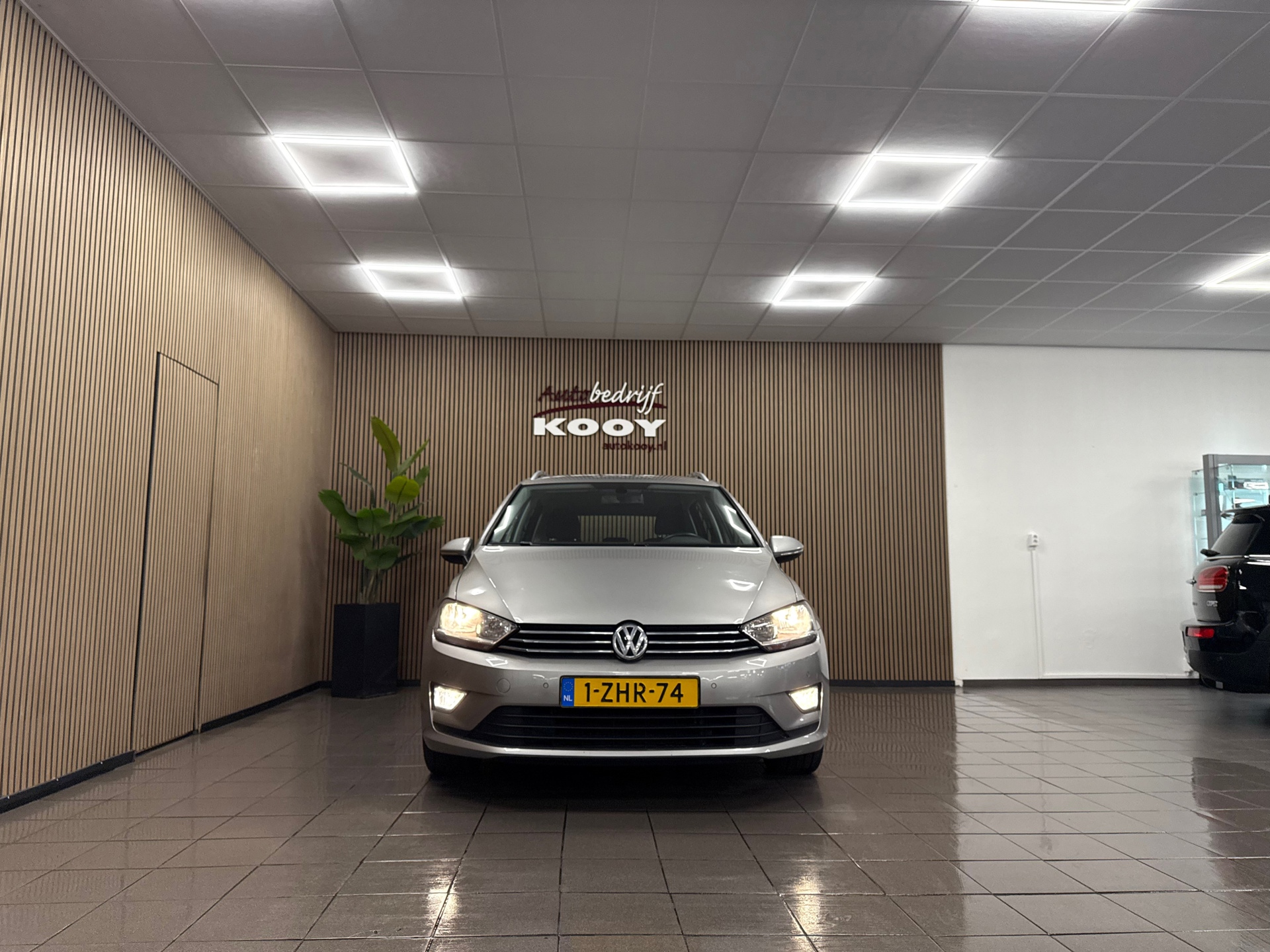 https://www.autokooy.nl//xml/images/57016634-8.JPG