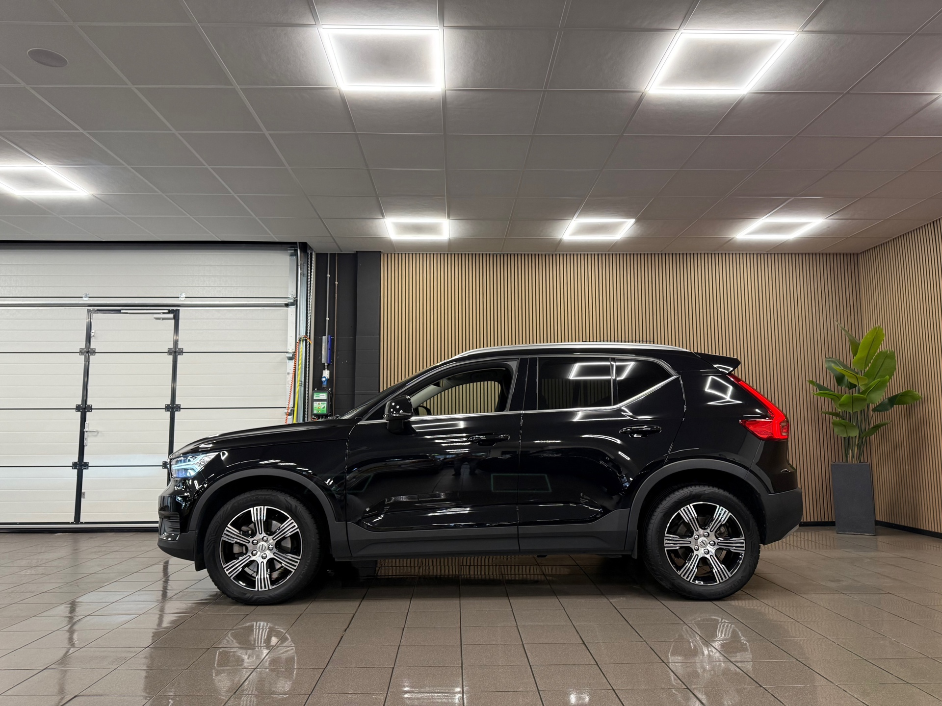 https://www.autokooy.nl//xml/images/57016829-2.JPG