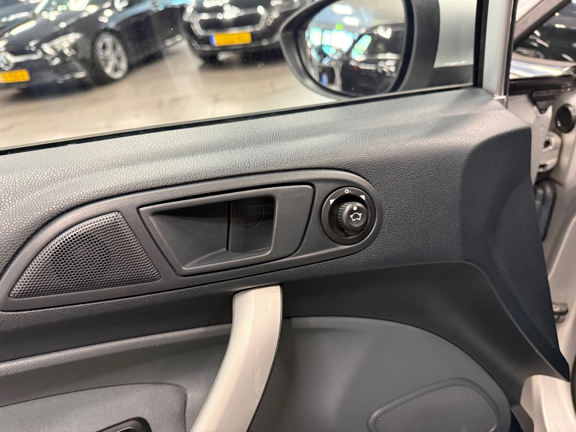 https://www.autokooy.nl//xml/images/57044580-10.JPG