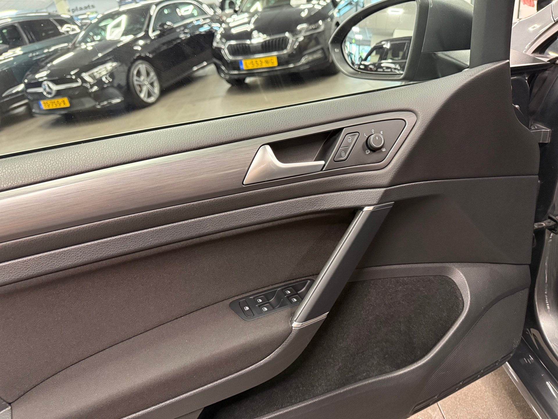 https://www.autokooy.nl//xml/images/57071860-10.JPG