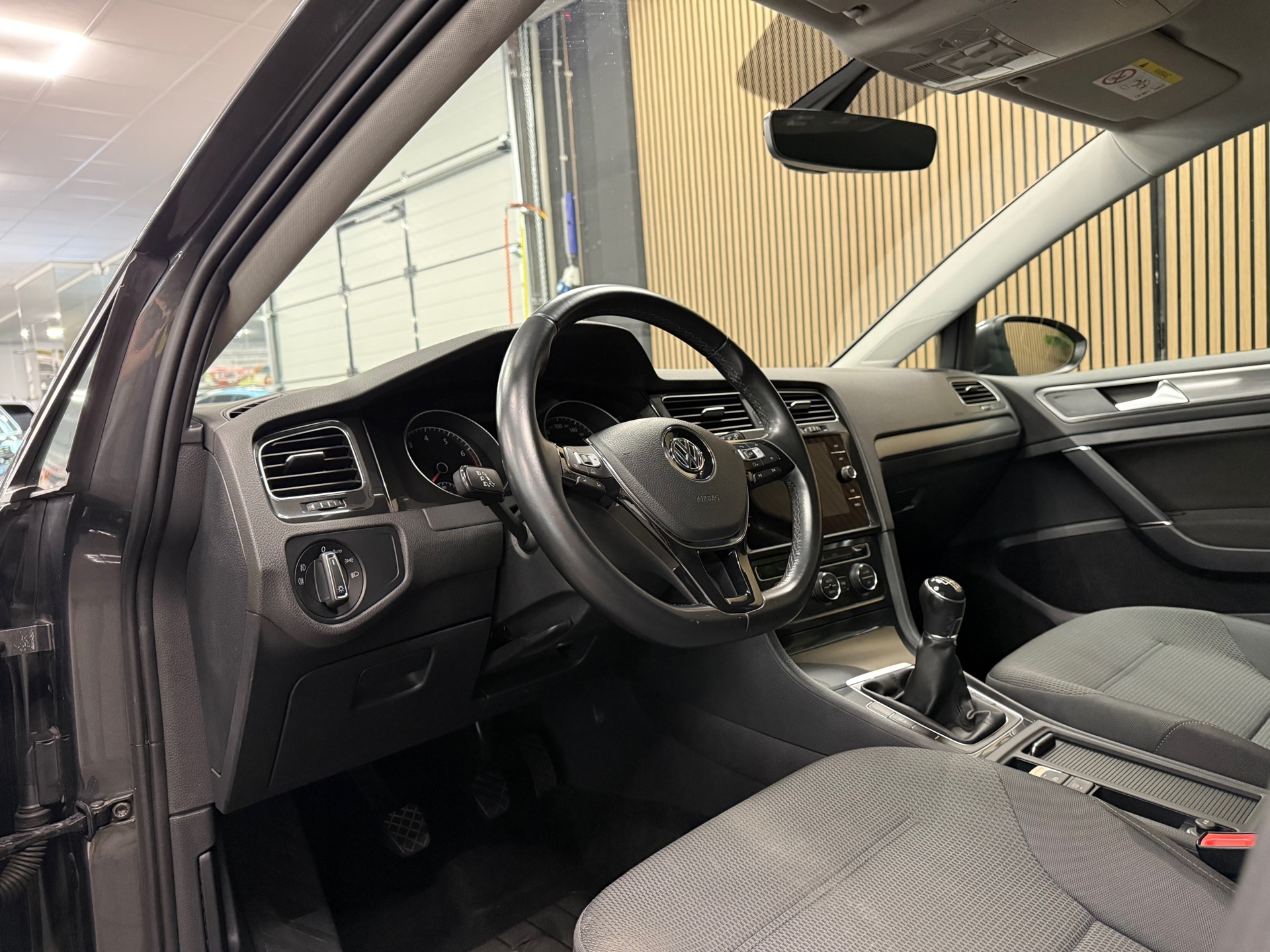 https://www.autokooy.nl//xml/images/57071860-12.JPG