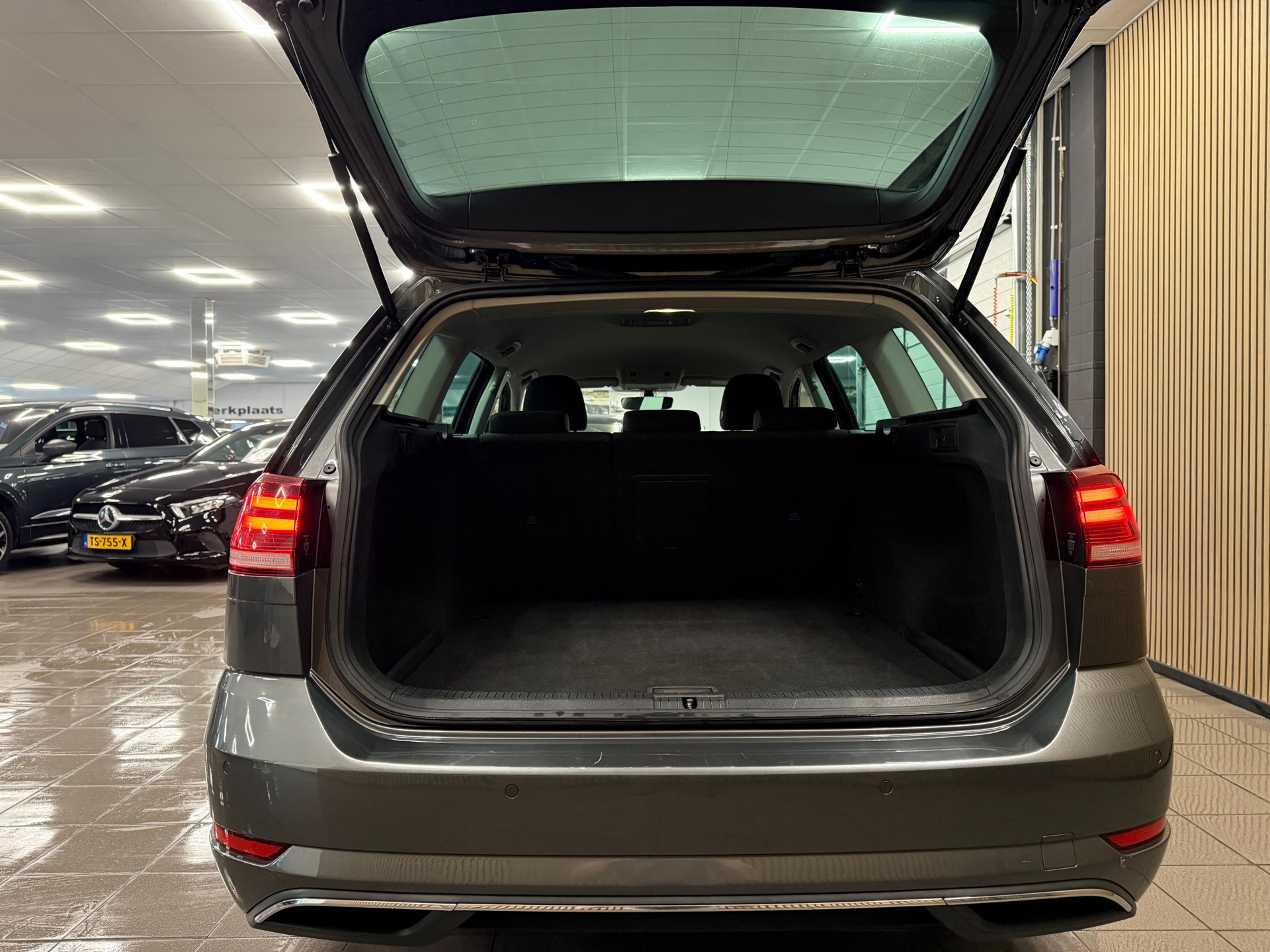 https://www.autokooy.nl//xml/images/57071860-5.JPG