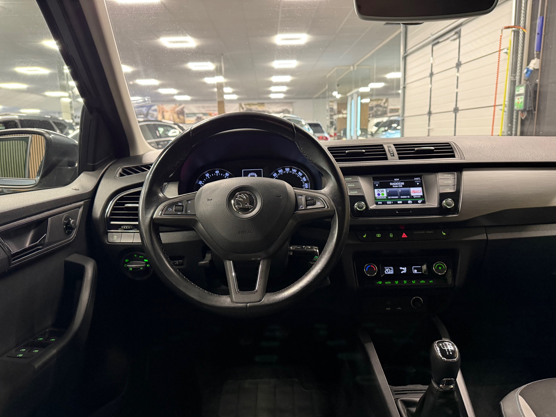 https://www.autokooy.nl//xml/images/57072180-20.JPG