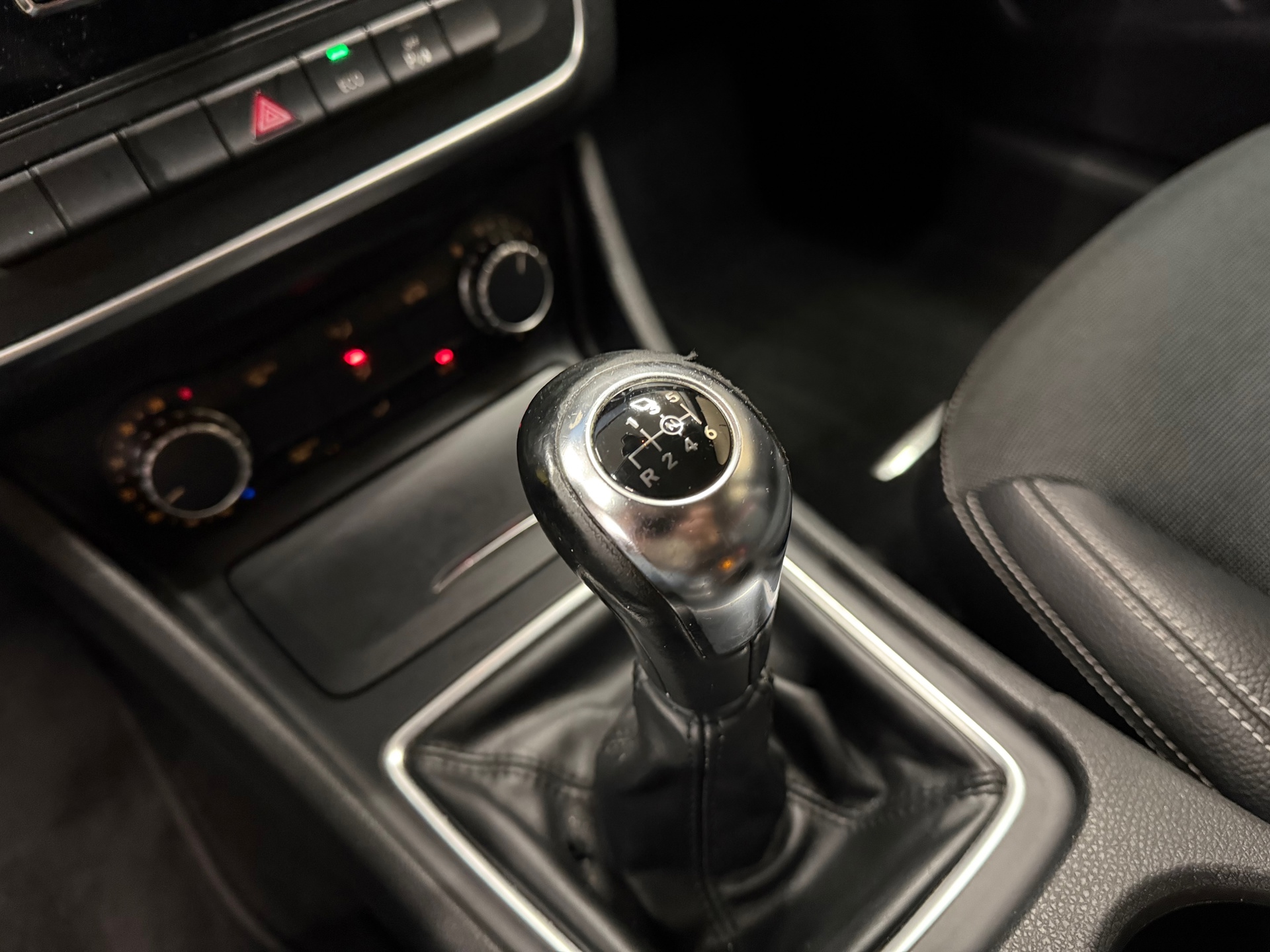 https://www.autokooy.nl//xml/images/57074305-19.JPG