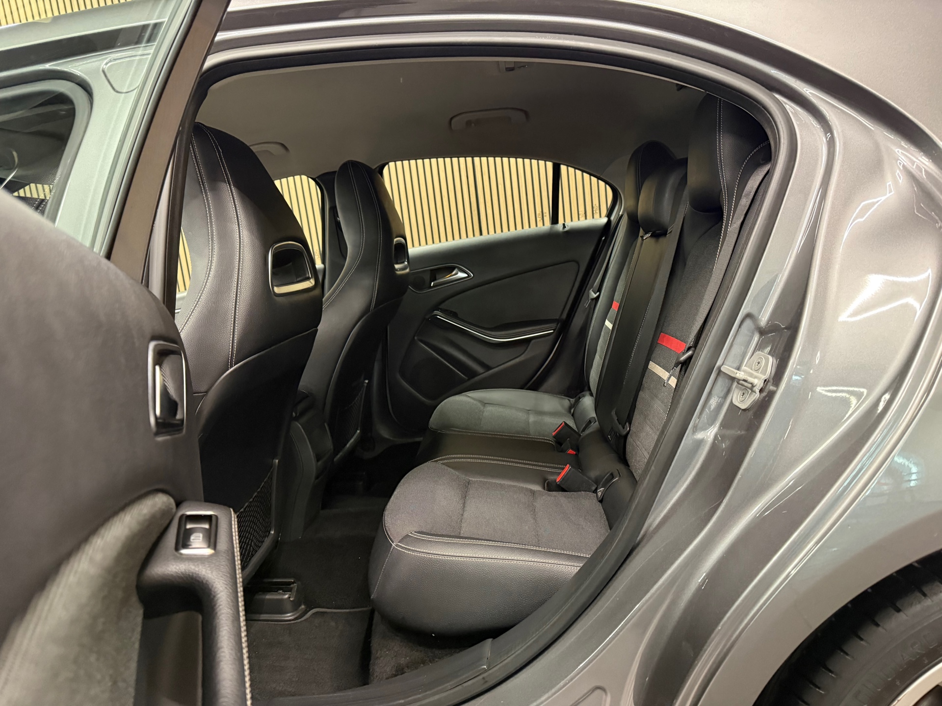 https://www.autokooy.nl//xml/images/57074305-21.JPG