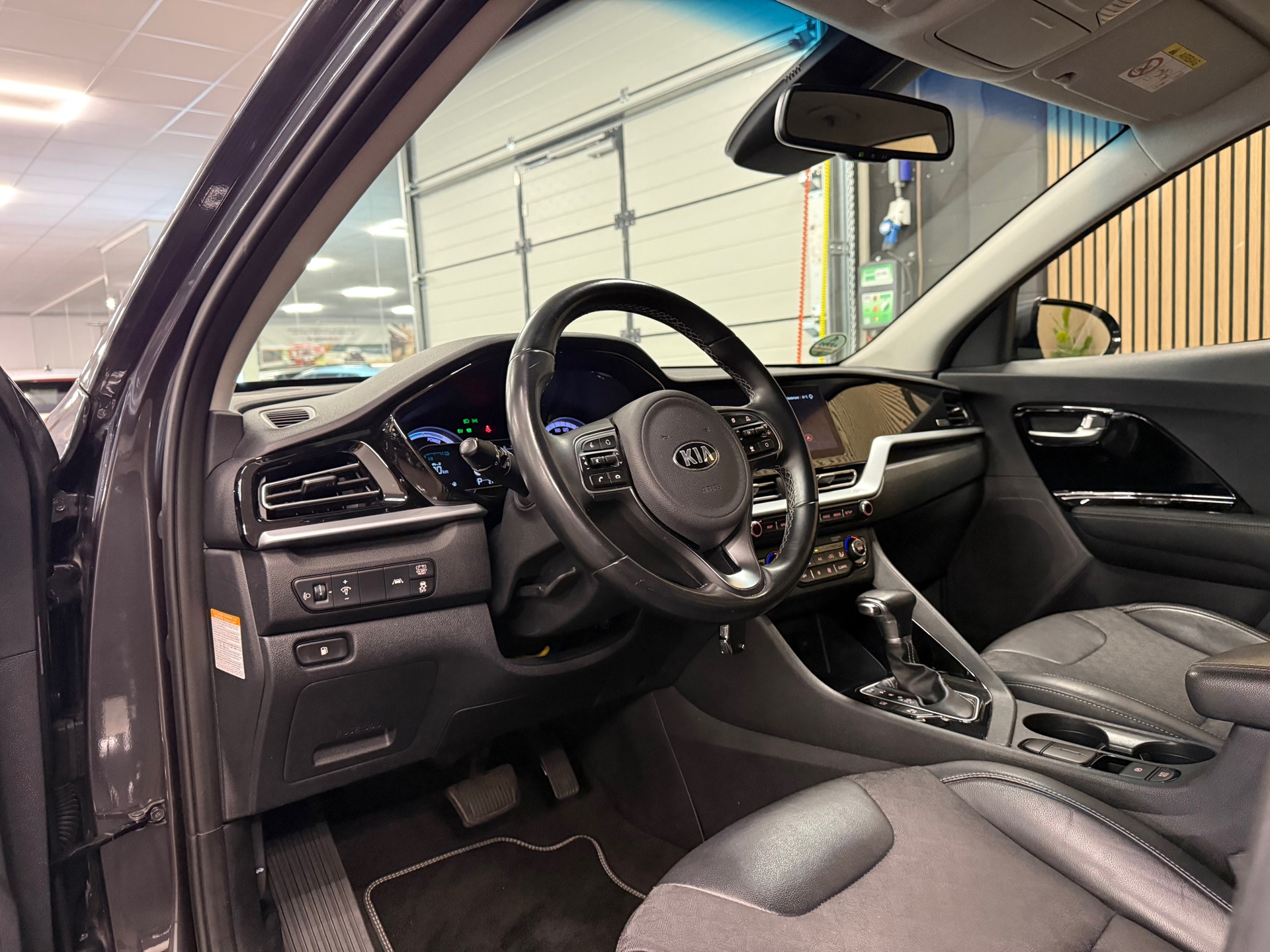 https://www.autokooy.nl//xml/images/57104670-12.JPG