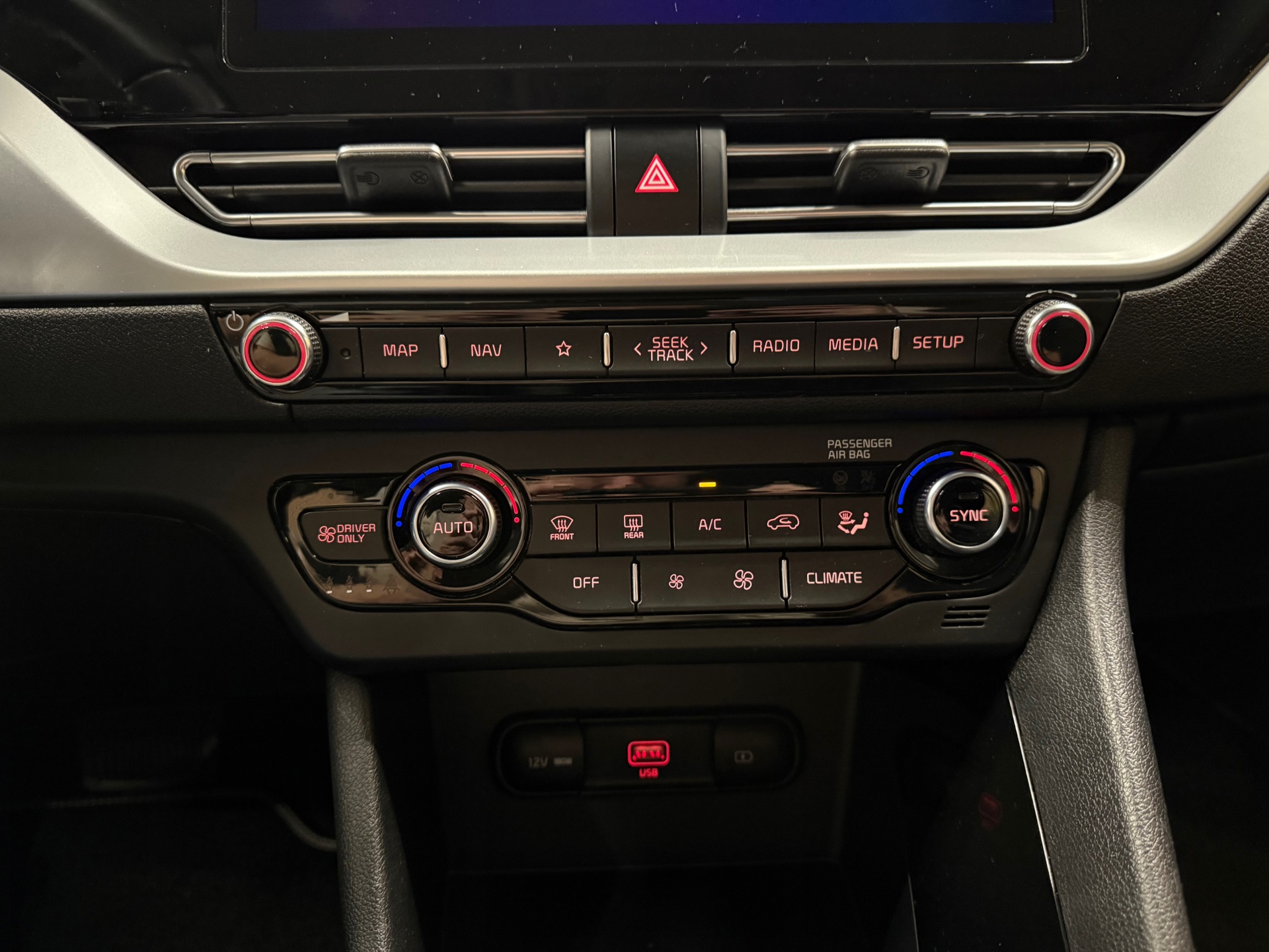 https://www.autokooy.nl//xml/images/57104670-19.JPG