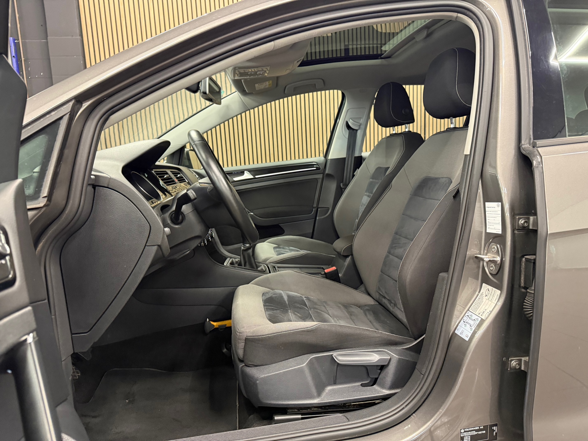 https://www.autokooy.nl//xml/images/57105606-11.JPG
