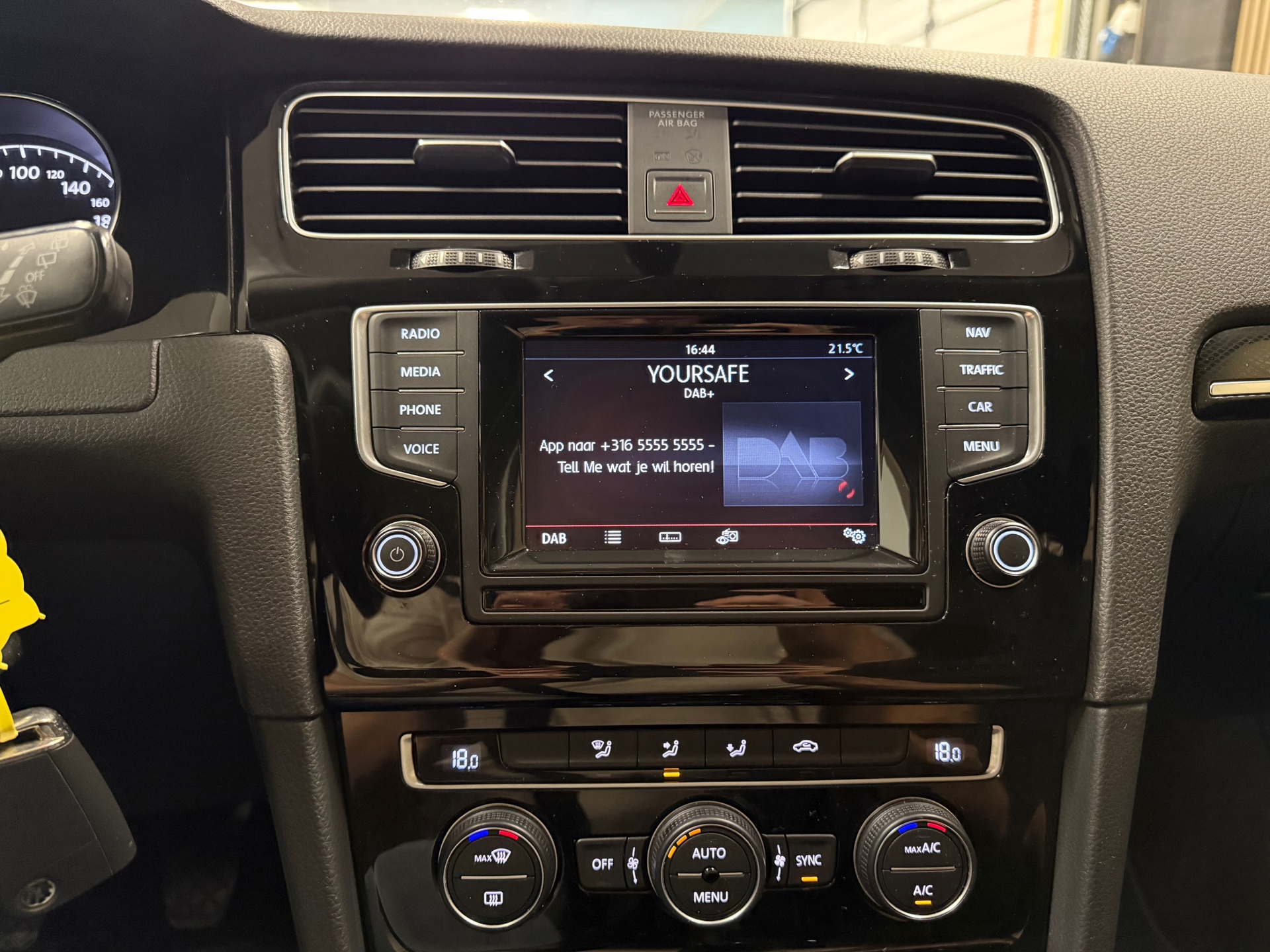 https://www.autokooy.nl//xml/images/57105606-14.JPG