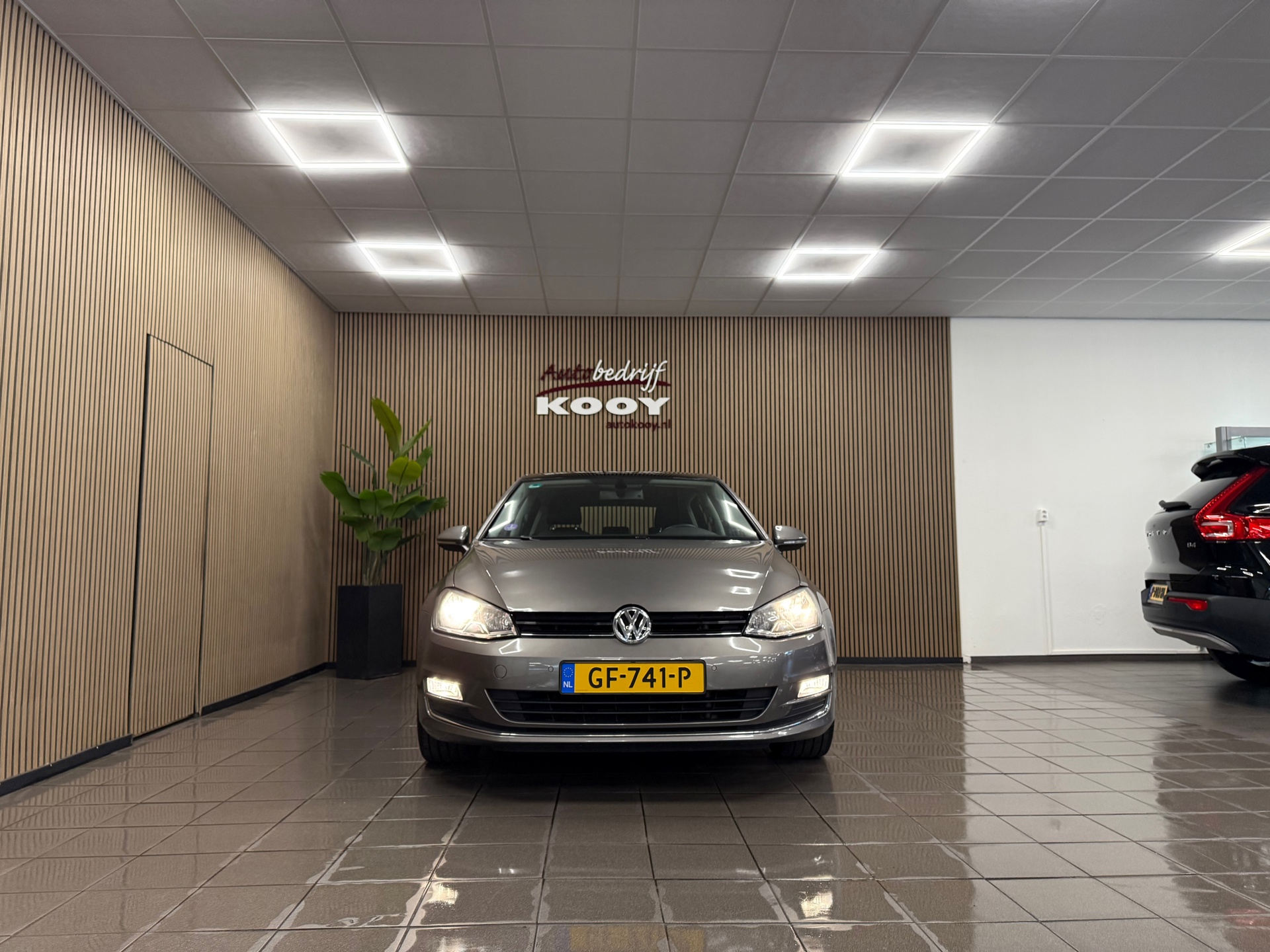 https://www.autokooy.nl//xml/images/57105606-8.JPG