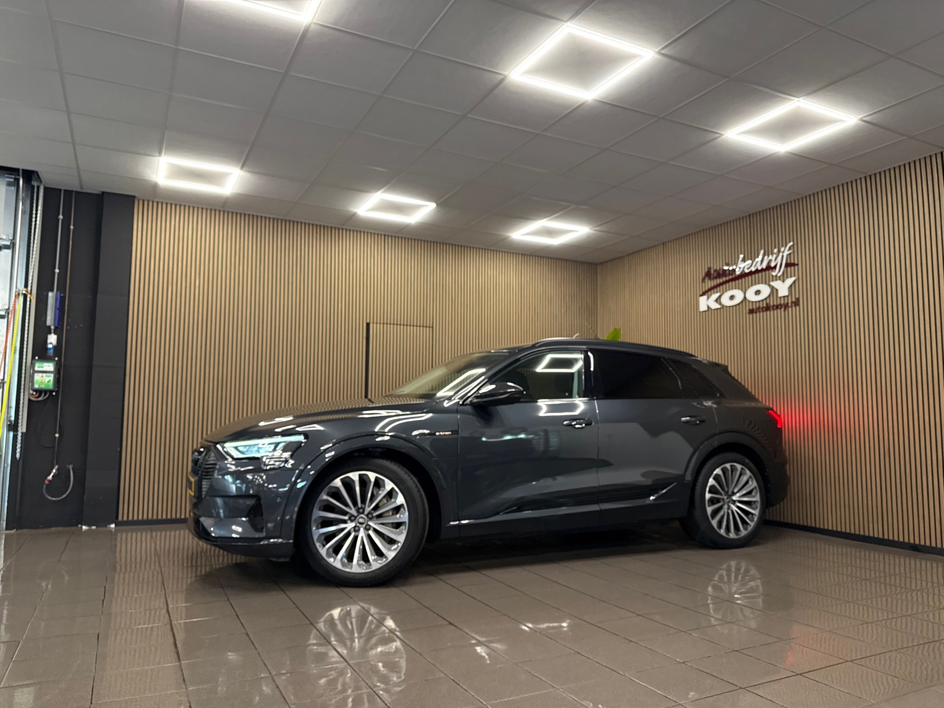 https://www.autokooy.nl//xml/images/57135299-10.JPG