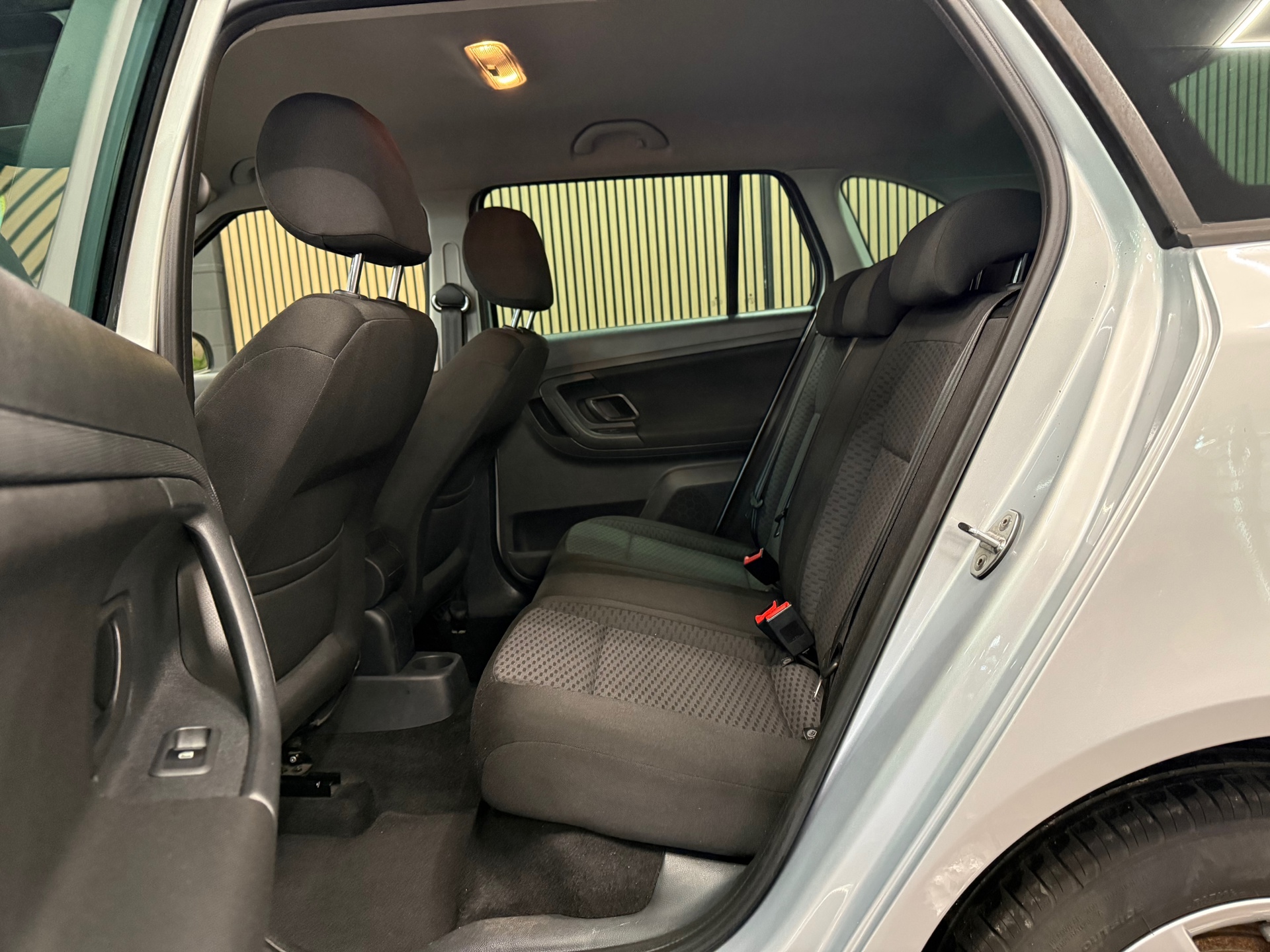 https://www.autokooy.nl//xml/images/57186008-21.JPG