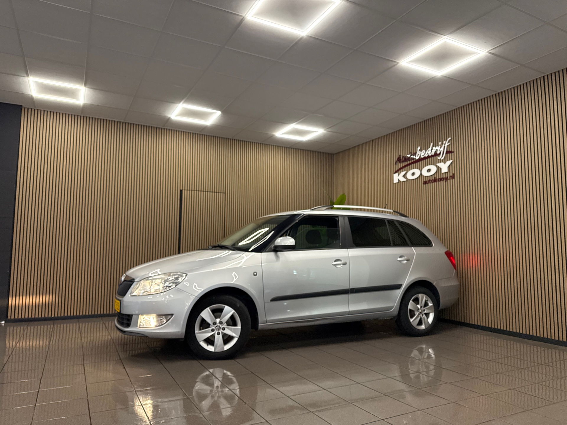 https://www.autokooy.nl//xml/images/57186008-9.JPG